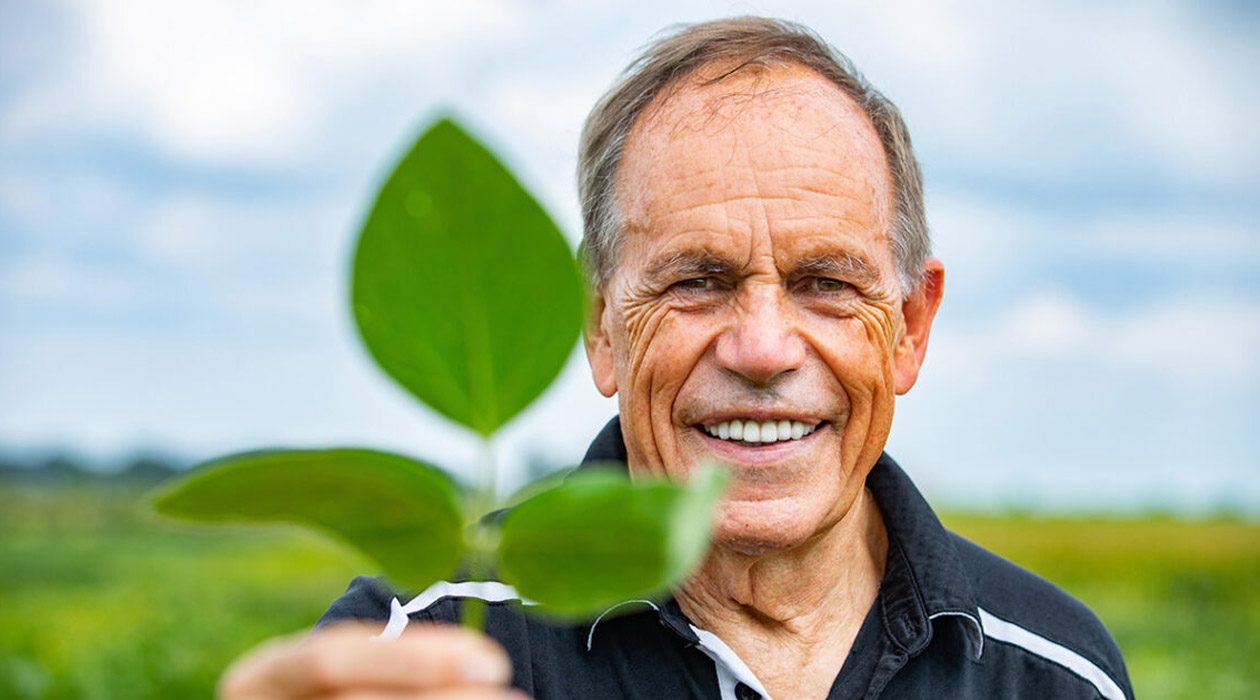 In a review, University of Illinois Urbana-Champaign professor Stephen Long describes potential methods for “future-proofing” crops against climate change. Photo by Fred Zwicky