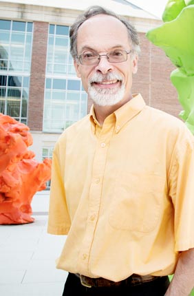 Crop sciences professor Gustavo Caetano-Anollés led a study that adds to the evidence that viruses are alive and share a long evolutionary history with other life forms.