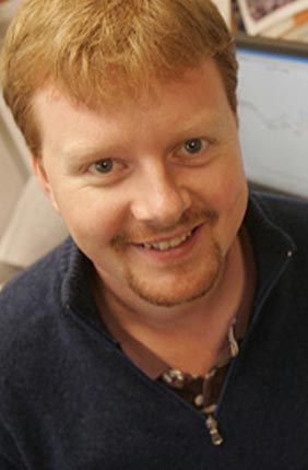 Andrew Leakey, a member of the Genomic Ecology of Global Change theme at IGB, was recently selected as a Beckman Fellow, Center for Advanced Study. 