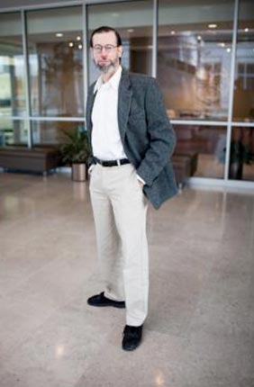 Computer Science and Medical Information Science Professor Bruce Schatz with team developing mobile technology to monitor chronic obstructive pulmonary disease symptoms via smartphone.