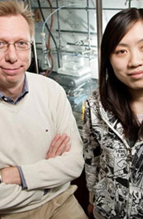 While working out the structure of a cell-killing protein produced by some strains of the bacterium Enterococcus faecalis, IGB member Wilfred van der Donk (L) with grad Weixin Tang (R) stumbled on a bit of unusual biochemistry. They found that a single enzyme helps form distinctly different, three-dimensional ring structures in the protein, one of which had never been observed before.