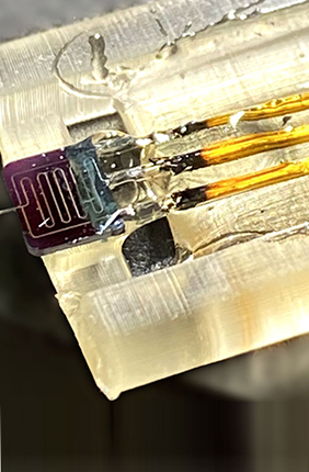Prototype of a silicon neurochemical probe