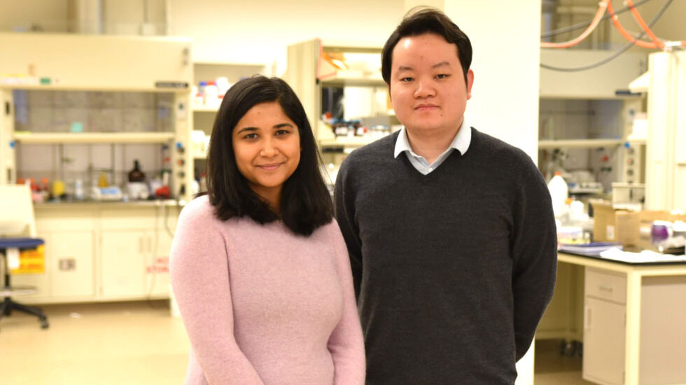 Hua Wang (right) with graduate student Rimsha Bhatta, who has worked in Wang’s research lab since 2020.