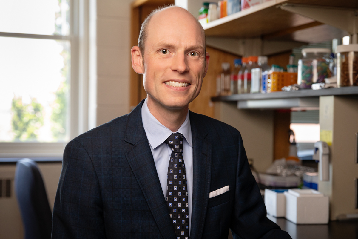 Molecular and integrative physiology professor Erik Nelson and his colleagues found that a byproduct of cholesterol metabolism causes some immune cells to spew out cancer-promoting signals.